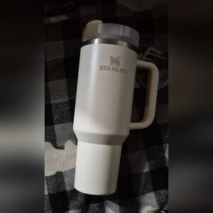 Stanley Cream Insulated 40oz Quencher